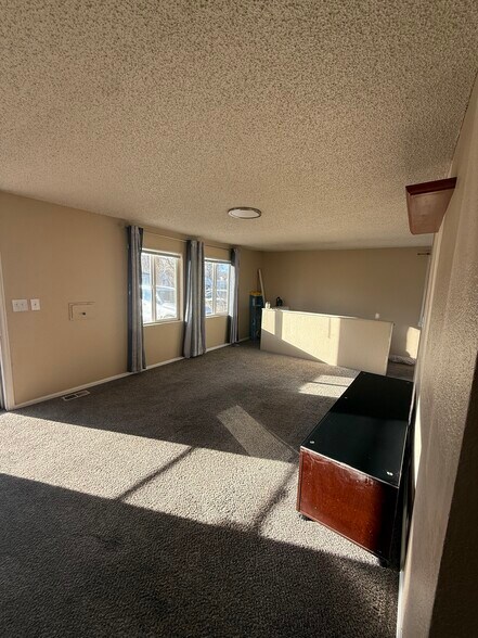 Front room 3 - 42 Alcott St