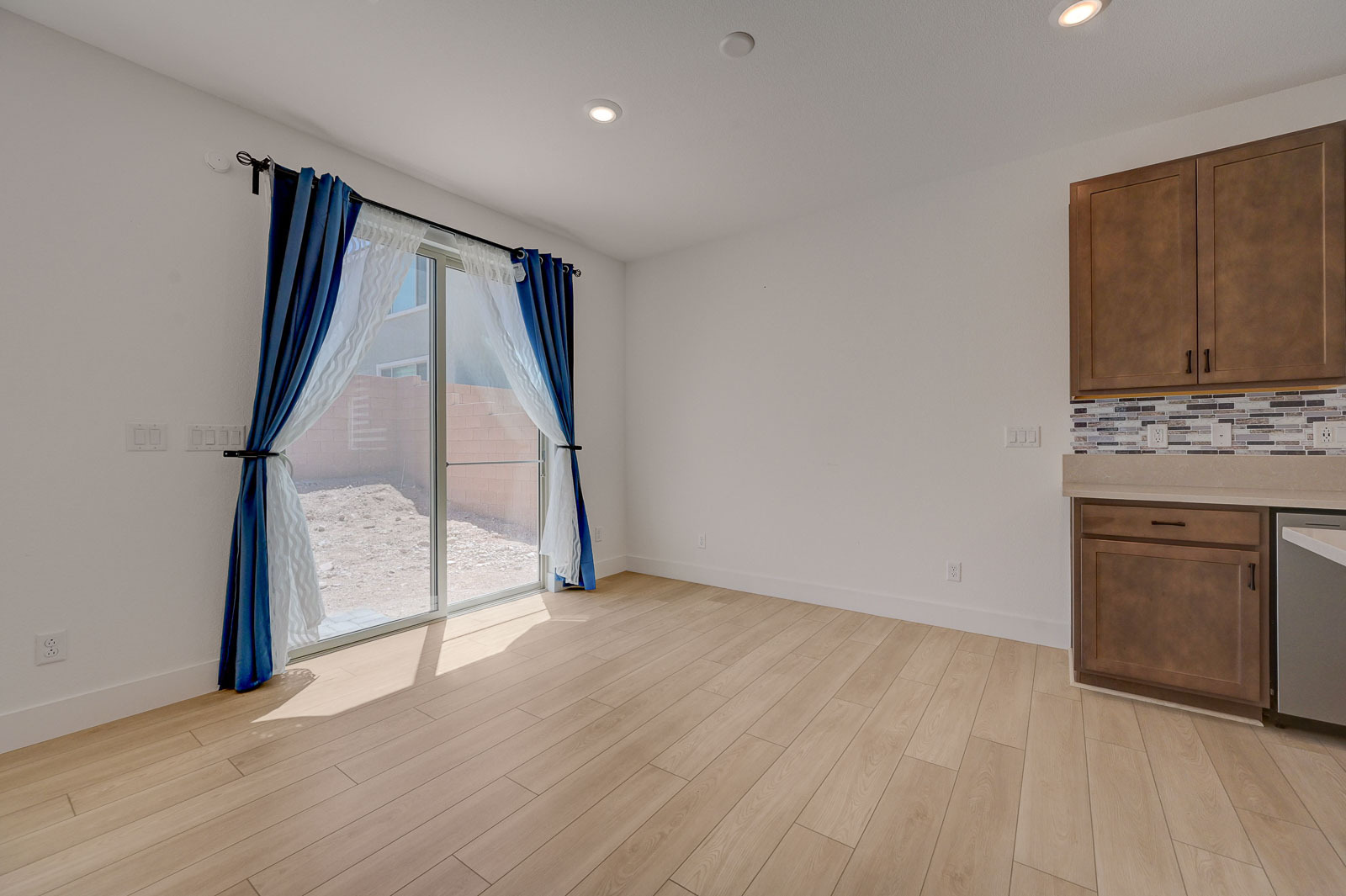 Building Photo - 5927 W Frias Ave