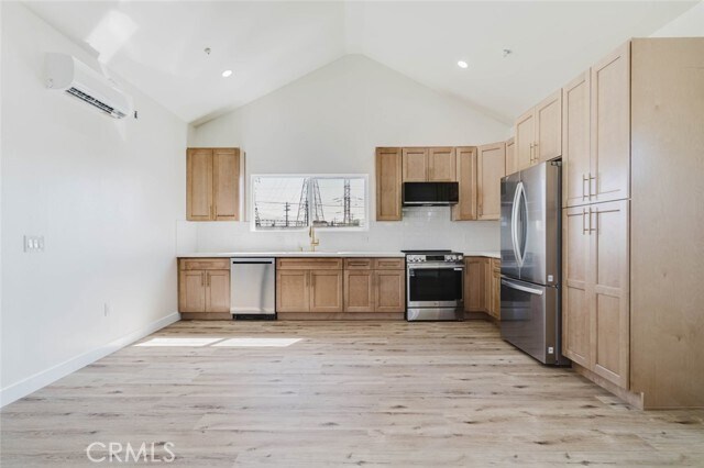 Building Photo - 5732 Willowcrest Ave