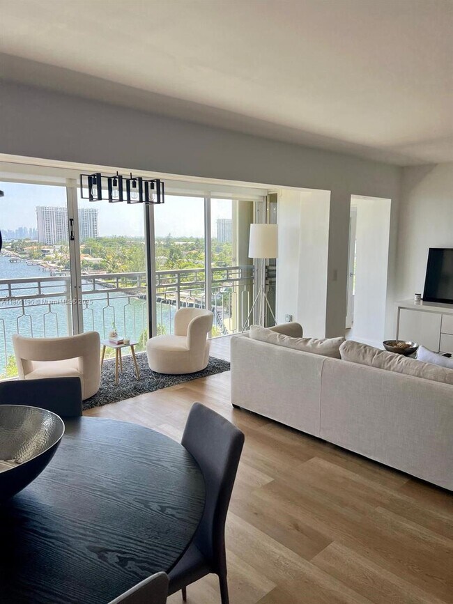 Building Photo - 11111 Biscayne Blvd
