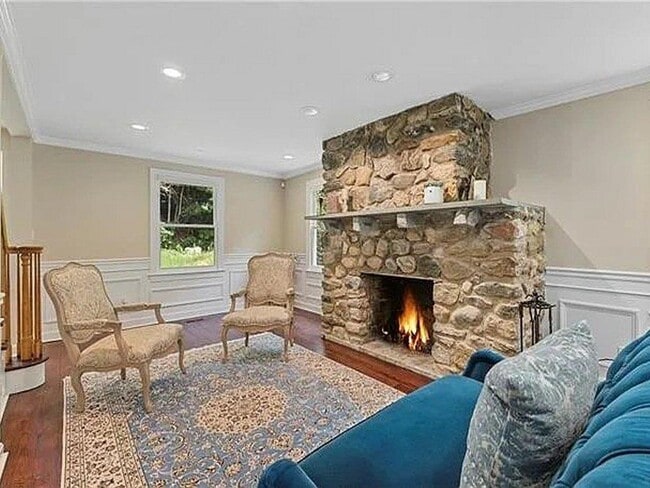 Building Photo - 777 Armonk Rd