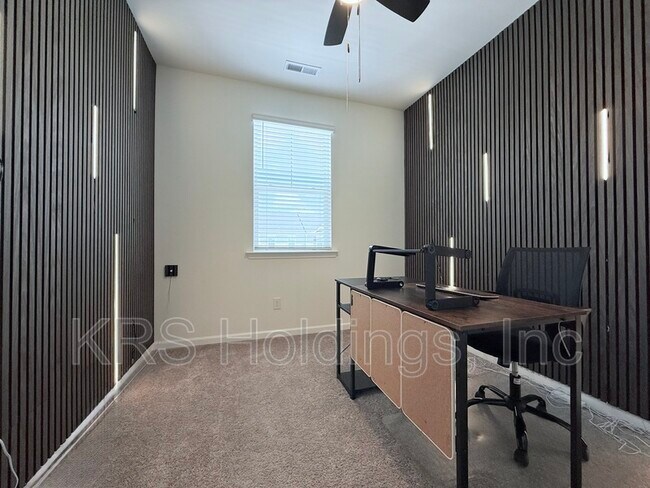 Building Photo - 849 Parc Townes Dr