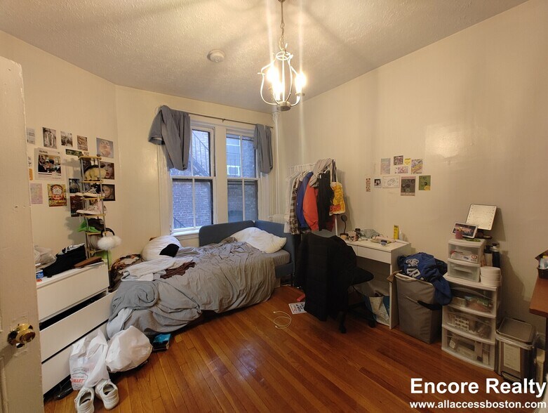 Building Photo - 93 West Cedar St