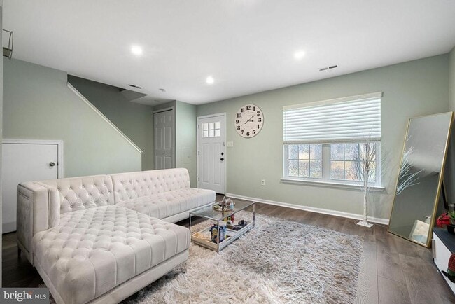 Building Photo - 4071 Bluebird Dr