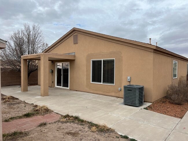 Building Photo - 1004 Desert Paintbrush Loop