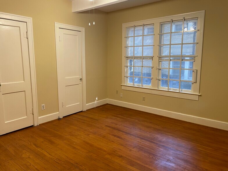Bedroom - 5946 Oram St