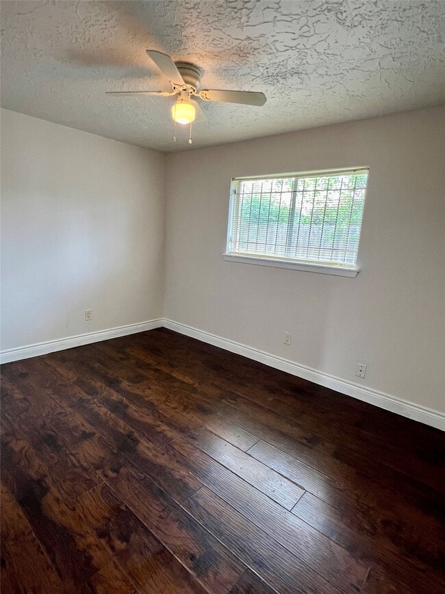 Building Photo - 12110 Murr Way