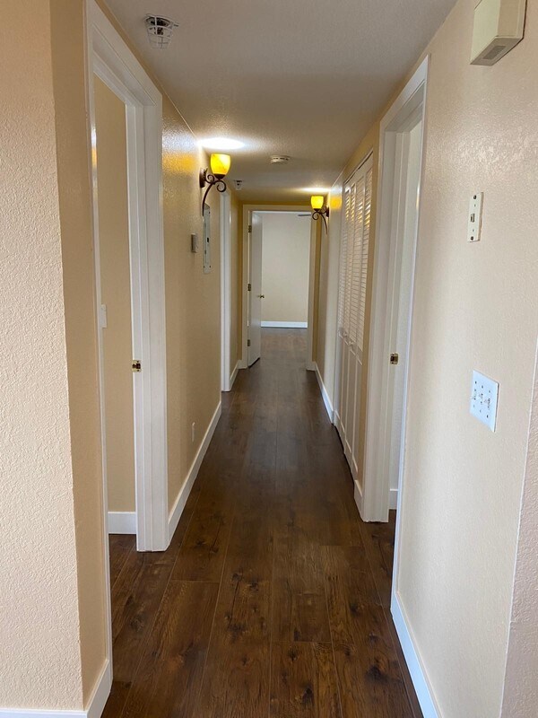 Building Photo - 537 S 900 E