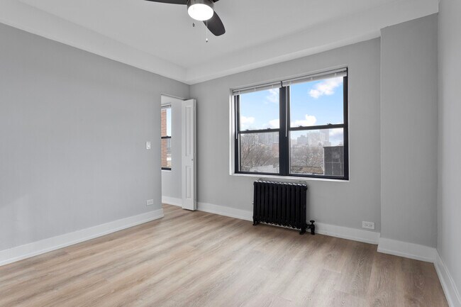 Building Photo - 6026 N Winthrop Ave