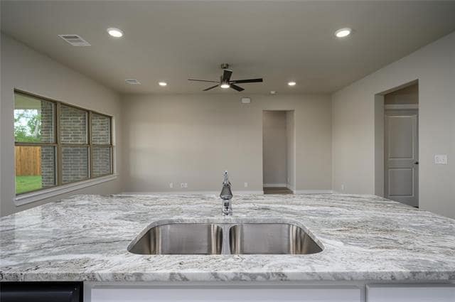 Building Photo - 412 Heritage Grv Rd