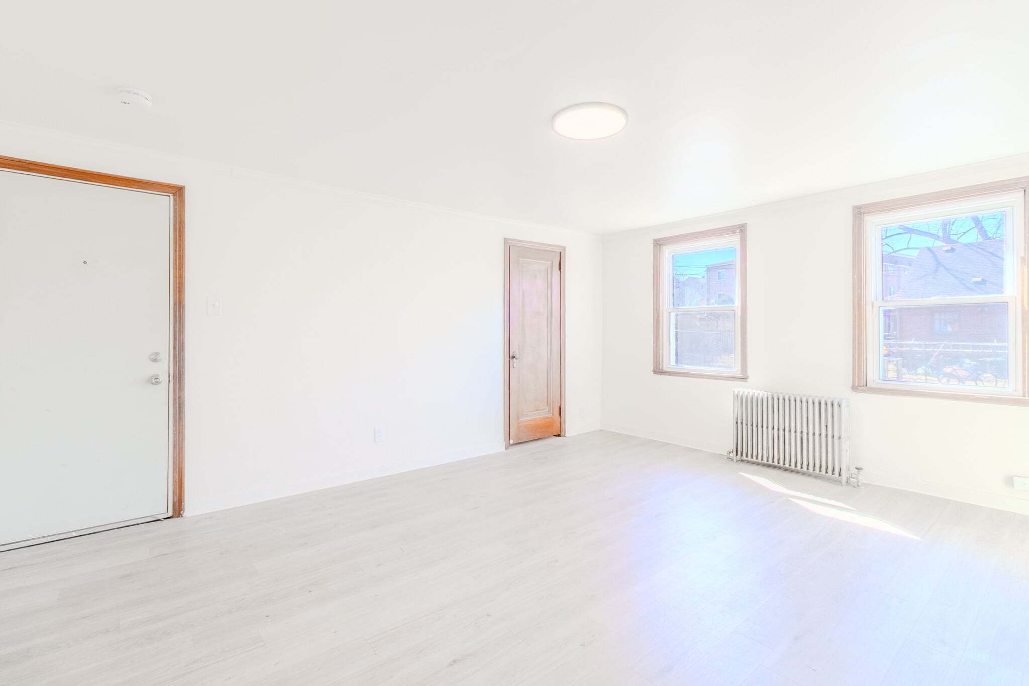 Building Photo - 825 5th Ave