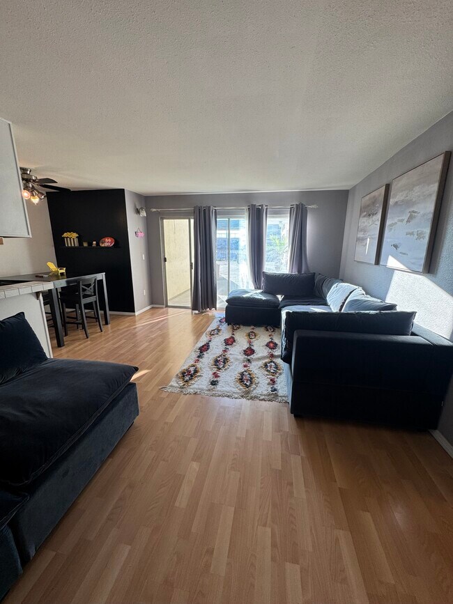 Building Photo - 1600 Ardmore Ave