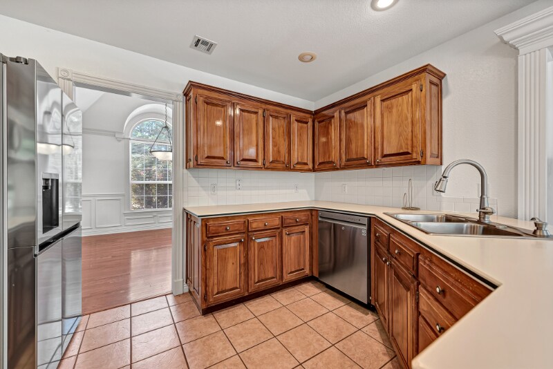 Building Photo - 903 N Quail Terrace