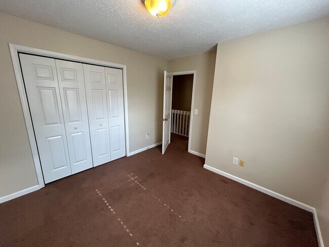 Building Photo - COMING SOON! N Greensboro, 4/2.5 home off of N Church St near Lake Jeanette & I-840