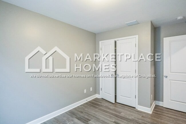 Building Photo - 216 Hendricks Pl