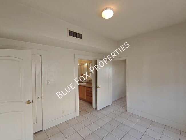 Building Photo - 1501 N 6th Ave