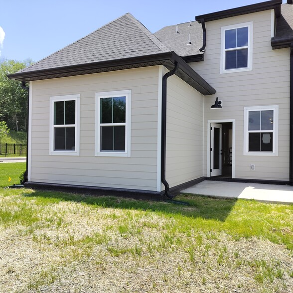 Building Photo - 3615 Simba Ln
