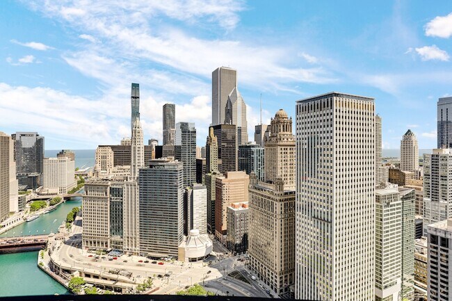 Building Photo - 300 N State St