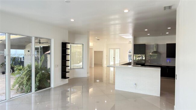 Building Photo - 3767 Oak Ridge Cir