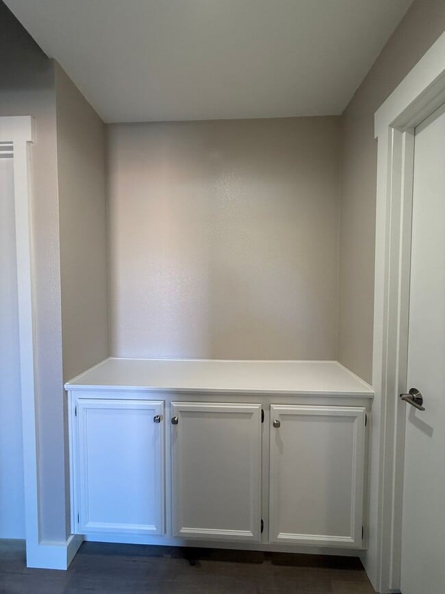 Building Photo - Completely Remodeled Home