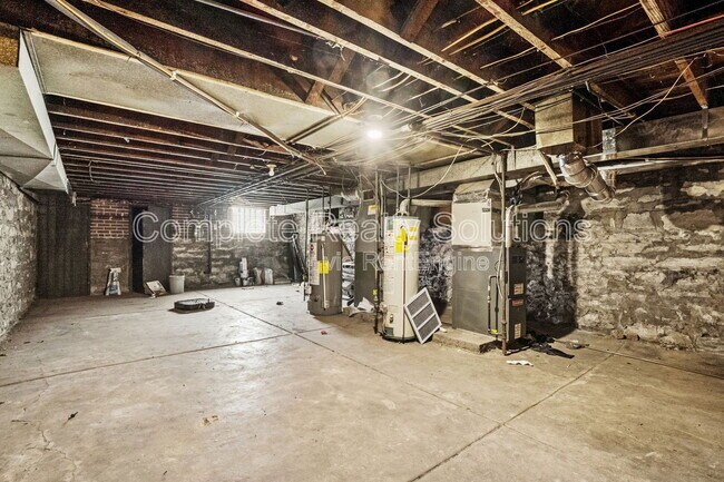 Building Photo - 3001 S Compton Ave