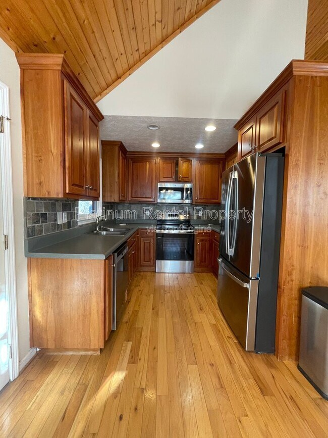 Building Photo - 265 Hound Dog Ln