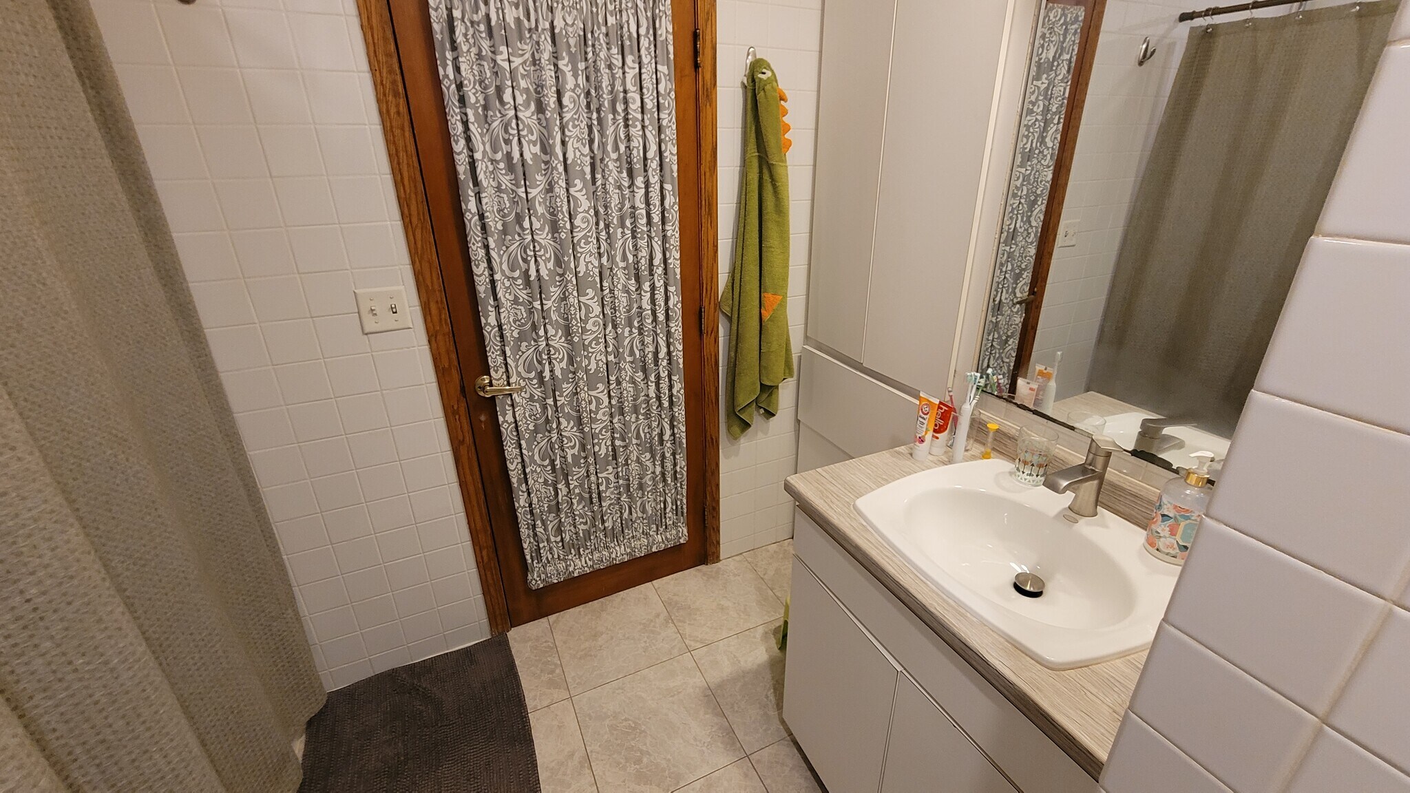 Main Bathroom - 803 10th Ave N