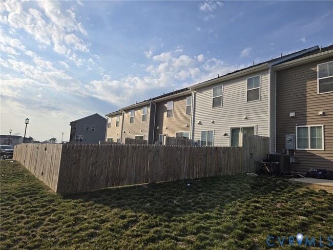 Building Photo - 547 McCormick Farm Pl