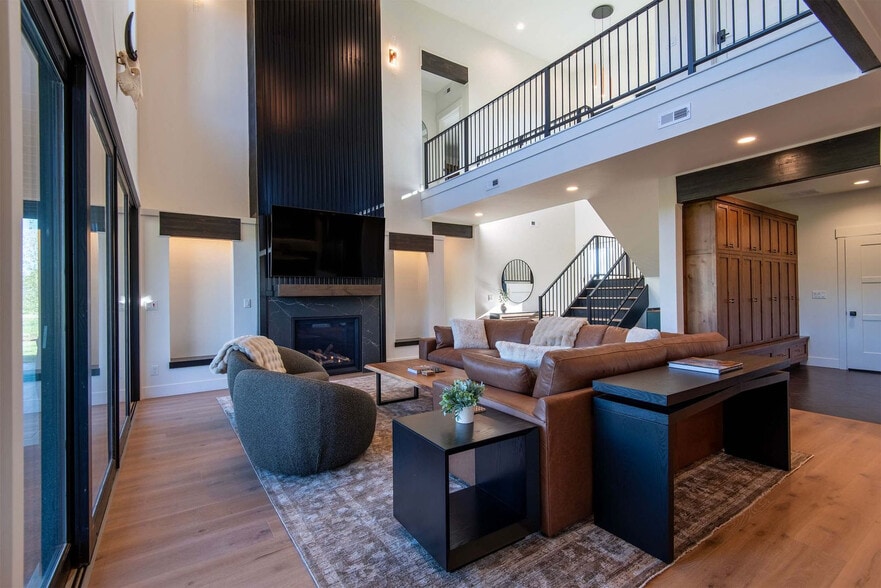 Building Photo - 1601 Jackrabbit Ln