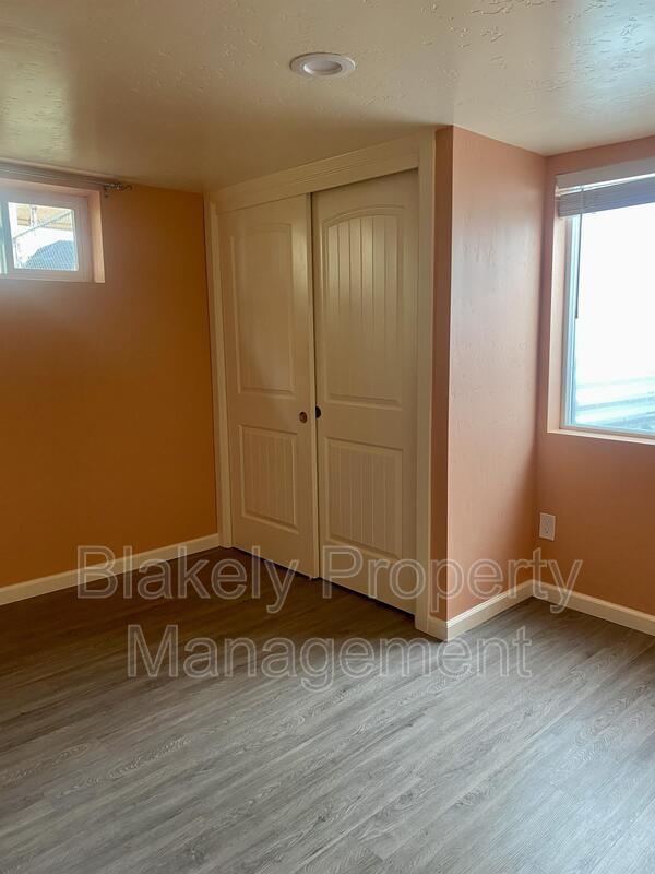 Building Photo - 116 Fern St