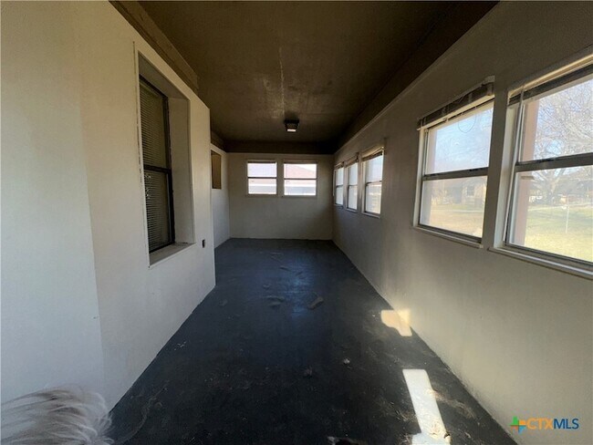 Building Photo - 1810 Gautier Ave