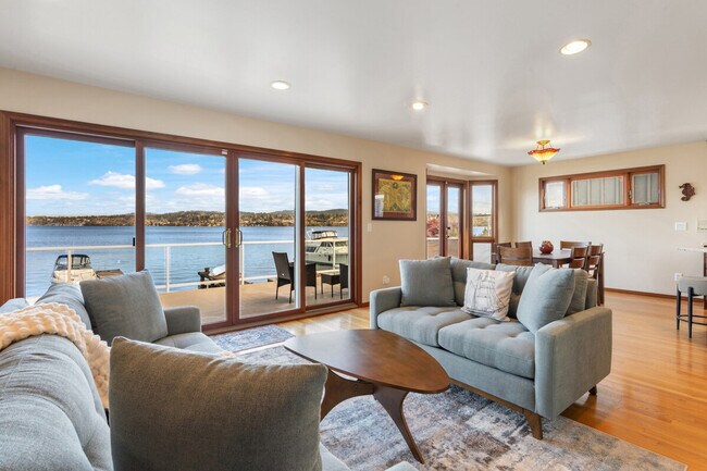 Building Photo - 10507 Rainier Ave S