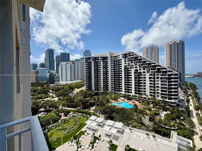 Building Photo - 770 Claughton Island Dr