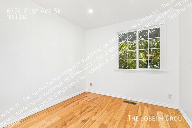 Building Photo - 6720 81st Ave SE