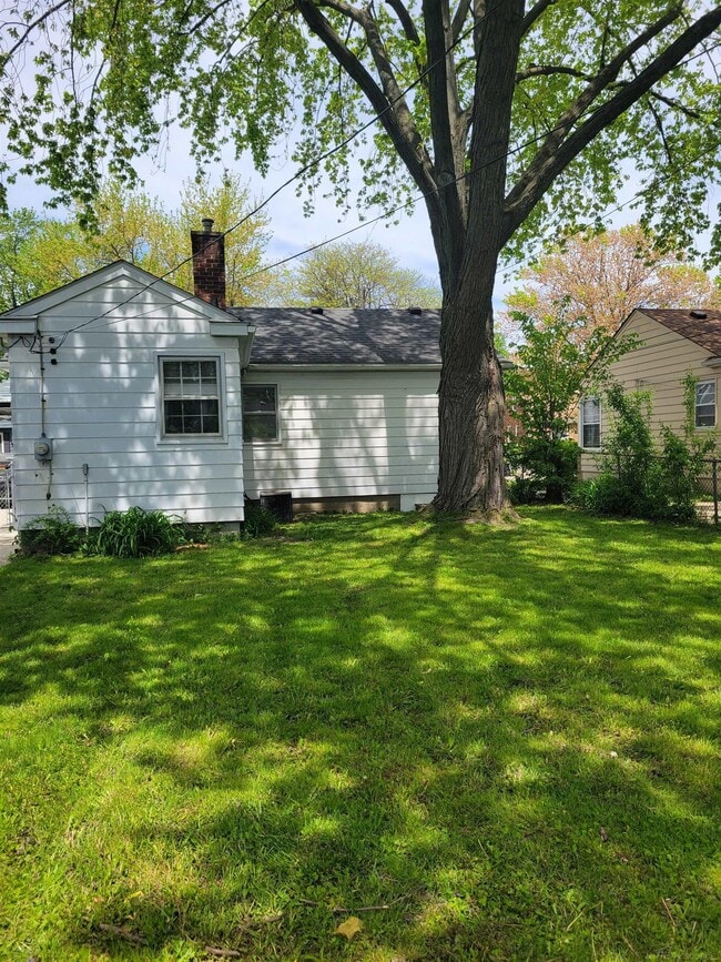 Building Photo - 21700 Alger St
