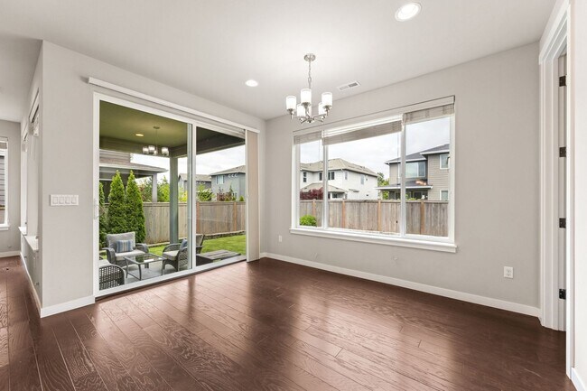 Building Photo - Perfect and Picturesque and Furnished!