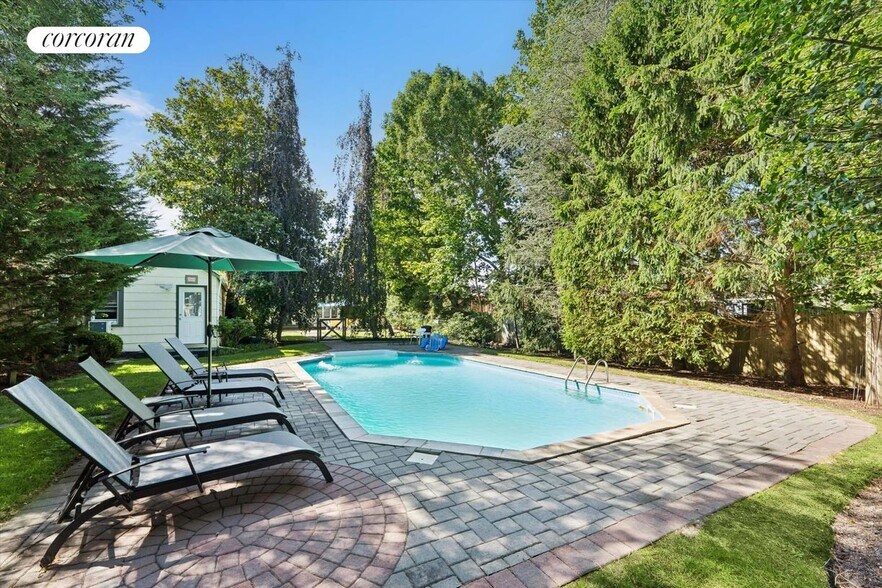 Building Photo - 414 Main St