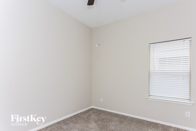 Building Photo - 2012 Fort Stockton Dr