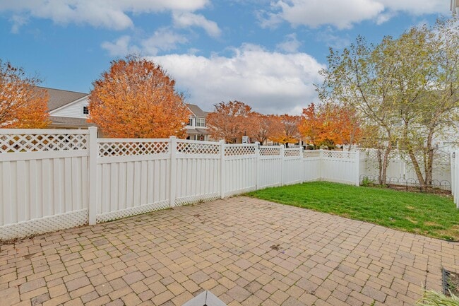 Building Photo - 6003 Bell Classic Dr