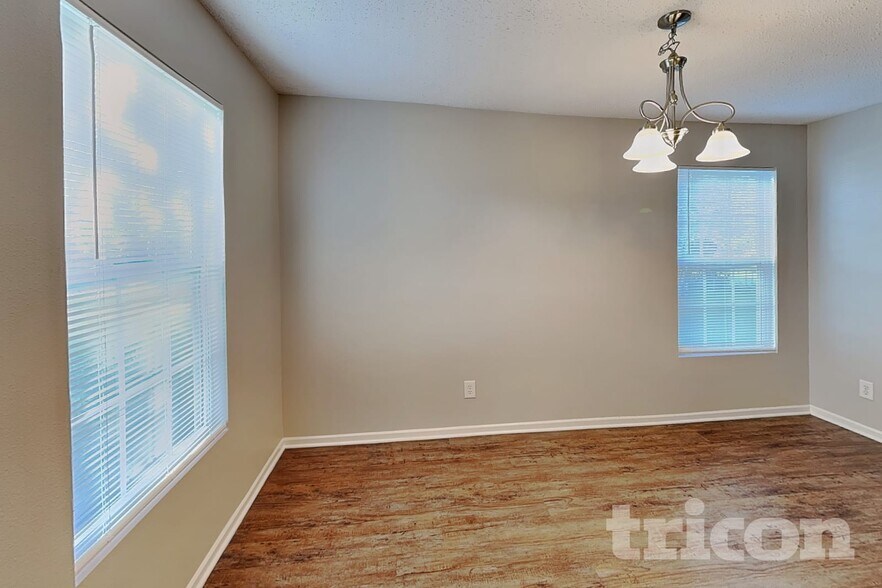 Building Photo - 678 Runnymede Ct