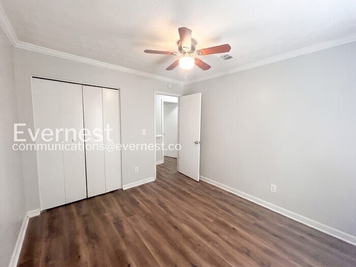 Building Photo - 5611 La Fleur Trail