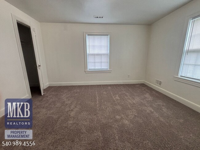 Building Photo - Garden City Property