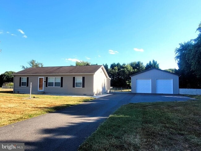 Building Photo - 124 Dickens Ln