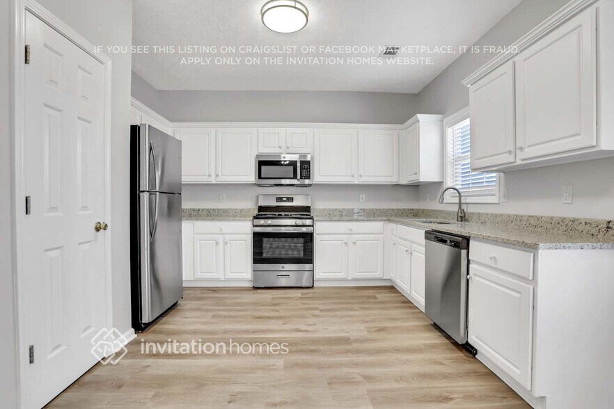 Building Photo - 1230 Everwood Dr SW