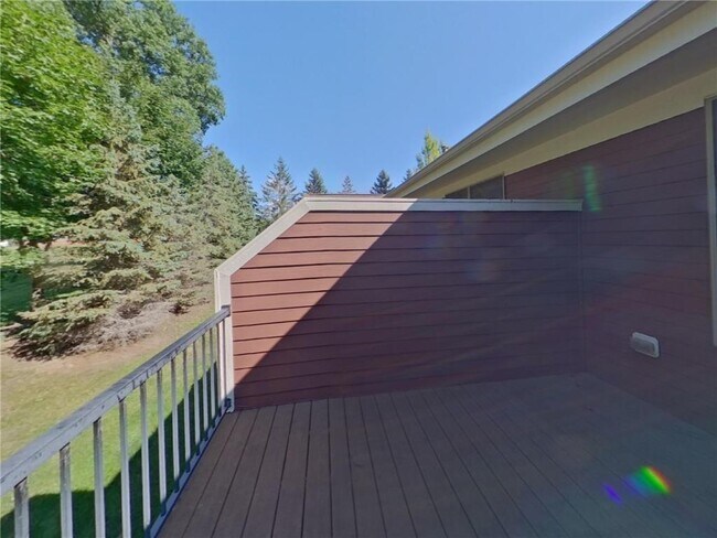 Building Photo - 4025 Heritage Ln SE