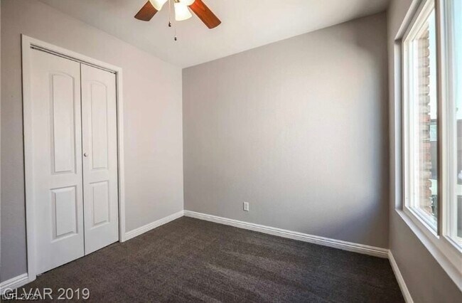 Building Photo - 1511 Living Desert Dr