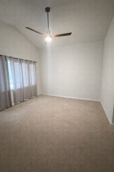 Building Photo - 1085 Red Maple Dr