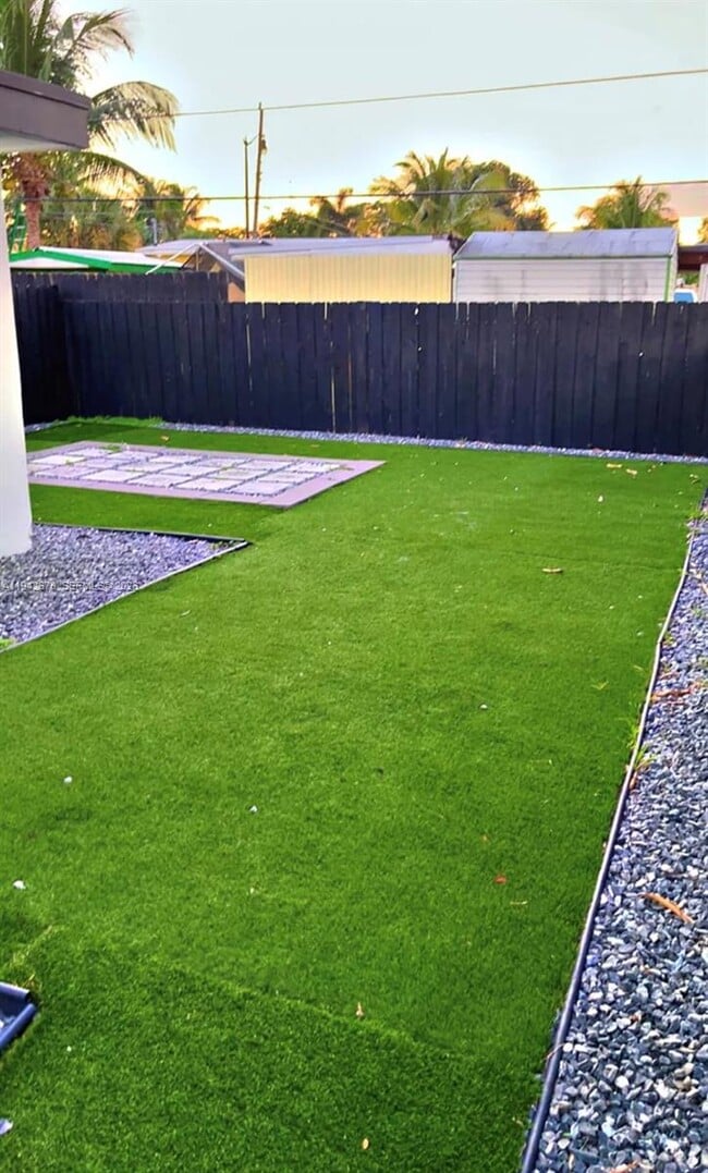 Building Photo - 5181 NE 16th Ave