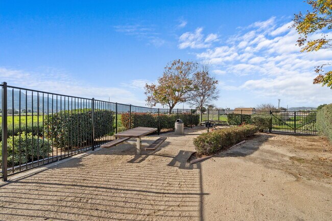 Building Photo - 34081 Clovis Way