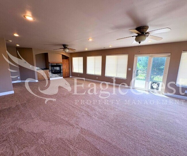 Building Photo - Luxury Bella Terra Estate with Mountain & Vineyard Views